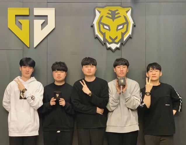 众基础的夯 众基础的夯